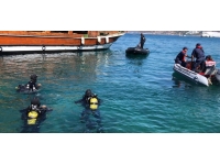 Jandarma, Kuşadası'ndaki Sevgi Plajı'nda temizlik yaptı