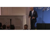 Biden'ın sahnedeki hareketleri sosyal medyada gündem oldu