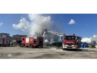 Sakarya'da bahçede çıkan yangın evde hasara neden oldu