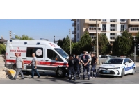 Hasta taşıyan ambulans ile ticari araç çarpıştı: 5 yaralı