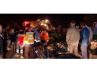 Bursa'da kamyonla kamyonet çarpıştı: 1 kişi yaşamını yitirdi, 5 kişi yaralandı