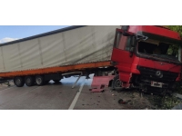 Bursa-Ankara kara yolunda tır kazası: Yol ulaşıma kapandı