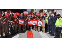 Öğrenciler yaya geçitlerini "Hayata saygı duruşu" sloganıyla boyadı