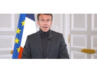 Fransa'da kalın giyinme trendine Macron da katıldı