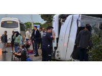 Antalya’da servis midibüsü devrildi: 9 yaralı