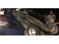 Aydın'da tıra çarpan otomobil devrildi: 2 yaralı
