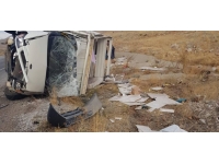 Malatya'da kamyonet devrildi: 1'i ağır 3 yaralı
