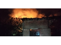 Balıkesir'de metruk binada yangın