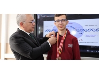 Vali Şimşek’ten dünya ikincisi öğrenciye ziyaret