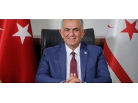 Bakan Çavuşoğlu, eylemdeki hademelerle konuştu: Biz sizin işinizden olmamanız için direniyoruz