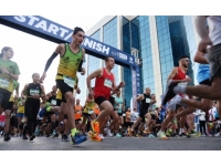 Lefkoşa Maratonu’nda 10 ve 21 km yarı maraton koşusuna start verildi