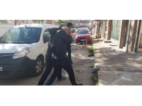 Misafirliğe çağırdığı akrabasının evine hırsız gönderdi