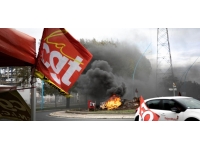 Fransa'da sendikalardan yeni grev çağrısı