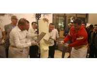 Şampiyonlar satır ve baltayla "maraş dondurması" kesti