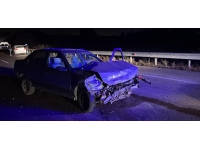 Düzce'de kayan araç bariyerlere çarptı: 3 yaralı