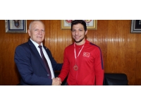 Töre, Milli Yüzücü Doğukan Ulaç’ı kabul etti