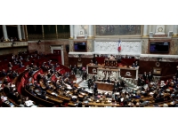 Fransa'da erkek milletvekilleri için Meclis'te ceket giyme zorunluluğu getirildi