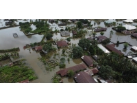 Nijerya'da seller en çok çocukları vurdu: 840 bini yerinden oldu