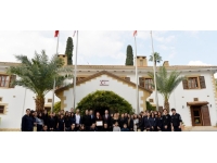 Cumhurbaşkanı Ersin Tatar, Anadolu Güzel Sanatlar Lisesi öğretmen ve öğrencilerini kabul etti