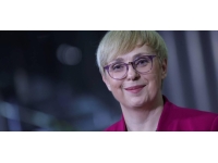 Natasa Pirc Musar Slovenya'nın ilk kadın cumhurbaşkanı oldu