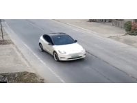 Tesla aracı dehşet saçtı: 2 ölü