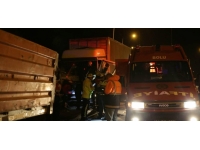 Bolu'da tırla kamyon çarpıştı