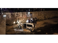 Bursa'da hafif ticari araç dereye uçtu: 2 yaralı