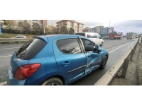 Kocaeli'de tır ile otomobilin çarpışması sonucu 1 kişi yaralandı