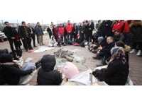 Bakan Kasapoğlu, Düzce'de hasar gören yurtları ziyaret etti