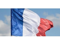 Fransa'da muhalefetin hükümete karşı gensoru önergesi reddedildi