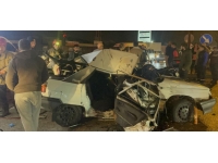 Bursa'da kamyonetle çarpışan otomobil paramparça oldu: 2 yaralı
