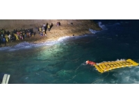 İtalya, Akdeniz'de 33 düzensiz göçmeni kurtaran bir STK gemisine yanaşma izni verdi