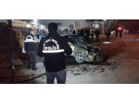 Duvara çarpan otomobildeki 2 kişi öldü