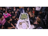 Yunanistan'da polisin açtığı ateş sonucu hayatını kaybeden genç için cenaze töreni yapıldı