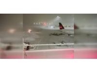 Kanada'da yoğun kar yağışı: 200 uçuş iptal