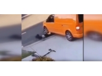 Araba iki kez üzerinden geçti, burnu bile kanamadı