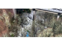 İspanya'da otobüs nehre düştü: 3 ölü