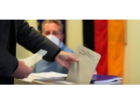 Almanya'da seçme yaşının 16'ya indirilmesi tartışılıyor