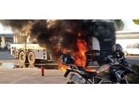 Seyir halinde alev alan beton mikseri küle döndü