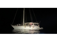 Muğla açıklarında yelkenli teknedeki 87 düzensiz göçmen kurtarıldı