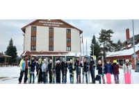 Sporcular Ilgaz Dağı'nda kayak sezonunu açtı