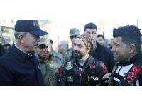 Bakan Akar ve TSK komuta kademesi Diyarbakır sokaklarında