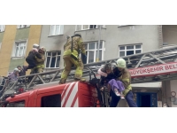 İstanbul’da apartmanda çıkan yangında mahsur kalan 10 kişi kurtarıldı