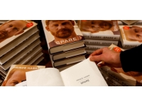 Prens Harry'nin tartışmalı anı kitabı 'Spare' satışa çıktı