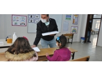 Hatay'da özel öğrenciler atık malzemeleri ekonomiye kazandırıyor