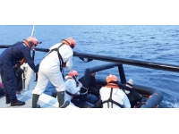 Yunanistan'ın ölüme terk ettiği 27 düzensiz göçmen kurtarıldı