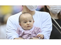 Doğum oranı düşen Tokyo’da ikinci çocuklar için ücretsiz bakım hizmeti verilecek