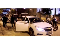 Dur ihtarına uymayan otomobilde uyuşturucu ele geçirildi