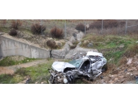 Manisa'da otomobil şarampole devrildi: 2 kişi ağır yaralandı