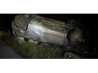 Girne-Lefkoşa ana yolunda aynı yönde seyreden iki araç çarpıştı, 4 kişi yaralandı